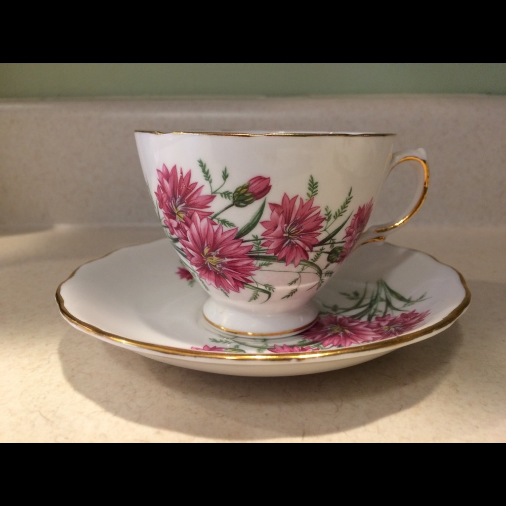 Vintage Royal Vale English bone china